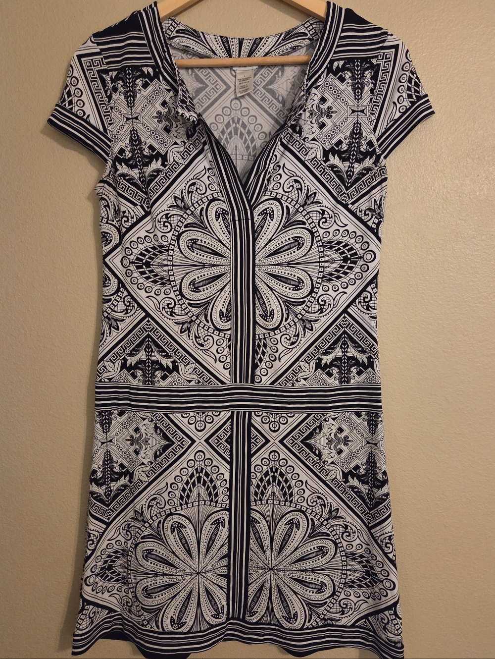 CACHÉ Black White Geometric Mandala Print Slinky Stretch Knit Cap Sleeve Dress S